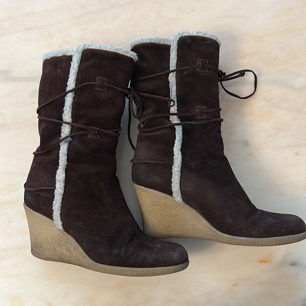 Bundle of two pair of boots - Picture 2 of 7